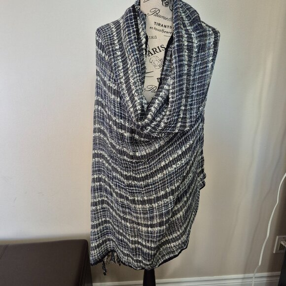 3/$25 scarf / wrap - Picture 3 of 10